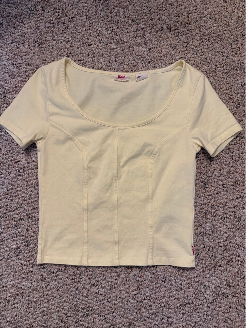 Levi's butter yellow cropped tee